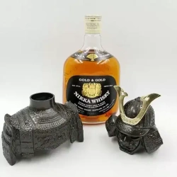 Alternative view of NIKKA 武士造型 調和式威士忌 NIKKA GOLD & GOLD WHISKY SAMURAI