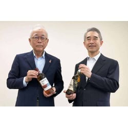 Alternative view of 津貫 厚岸台灣限定典藏⽊盒組 全台限量200組(700ml*2) MARS WHISKY Malt Duo TSUNUKI × AKKESHI Special Box