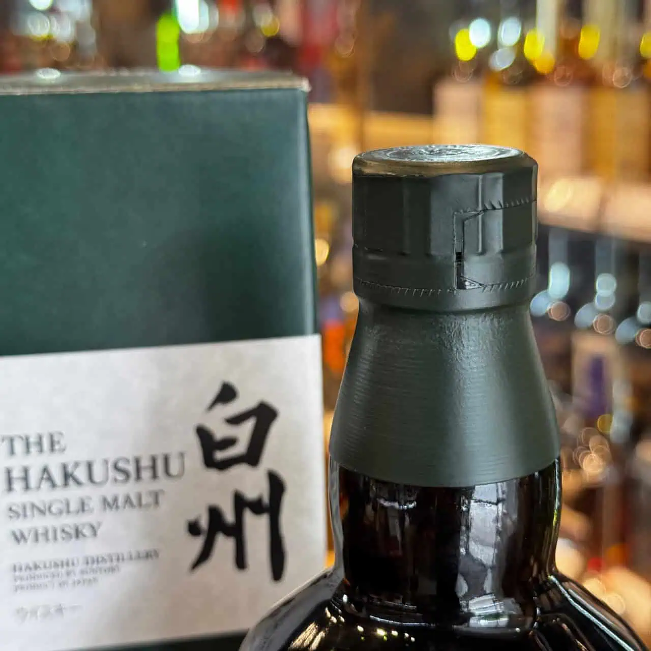 白州 Sherry Cask 2012 瓶口封膜與瓶頸實拍細節